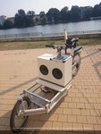 Lautsprecher auf Lastenrad